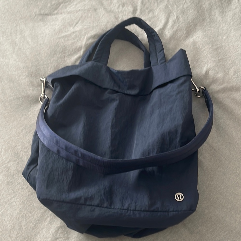 Lululemon On My Level bag 19L